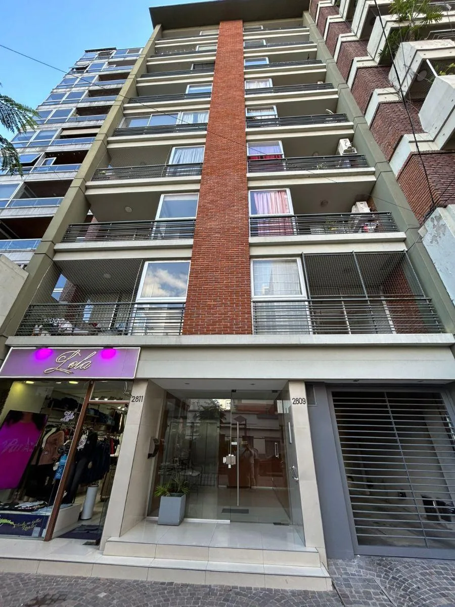 Meio andar de 2 ambientes para aluguel em Lanús