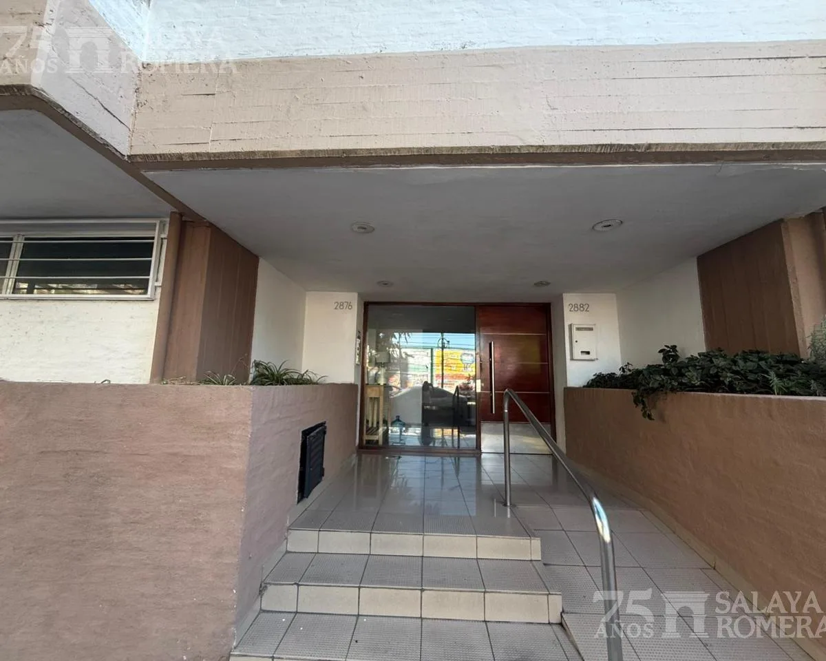 Apartamento de dois ambientes com vaga de garagem fixa em Vicente López (Olivos)