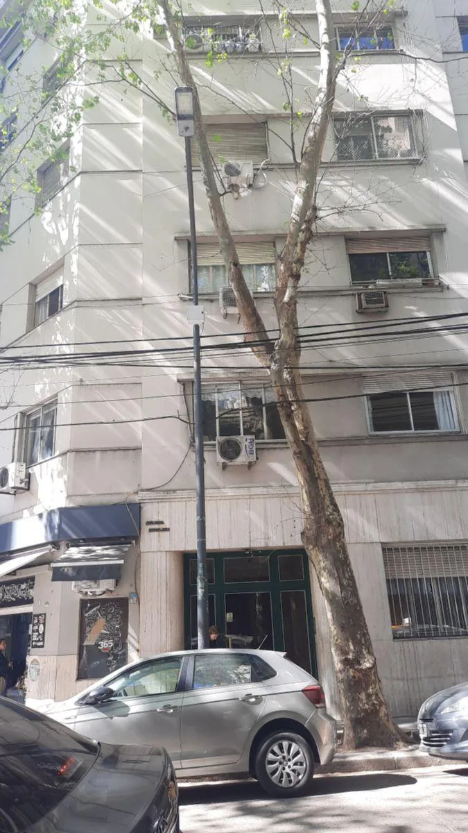 Two-bedroom corner apartment in Recoleta