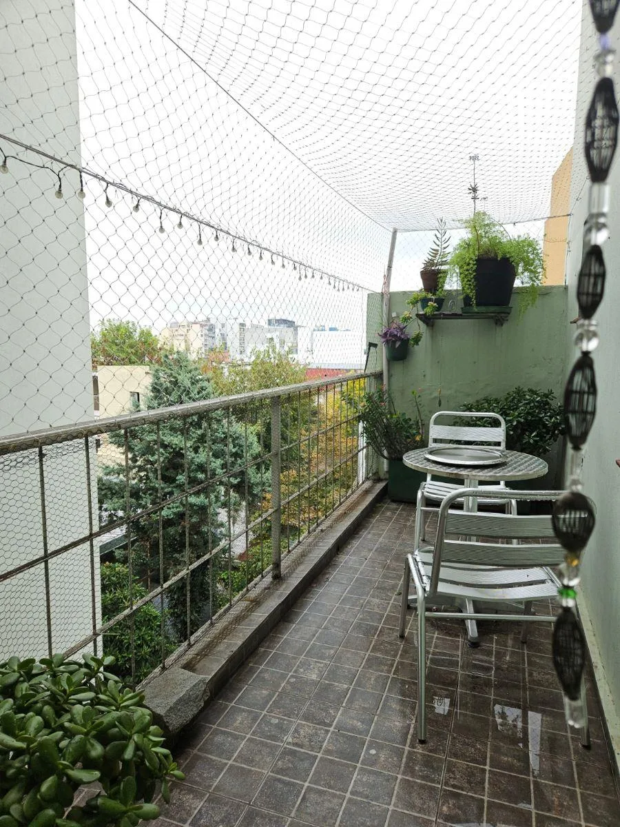 Меблированная 2-спальная квартира с двумя балконами в Parque Patricios