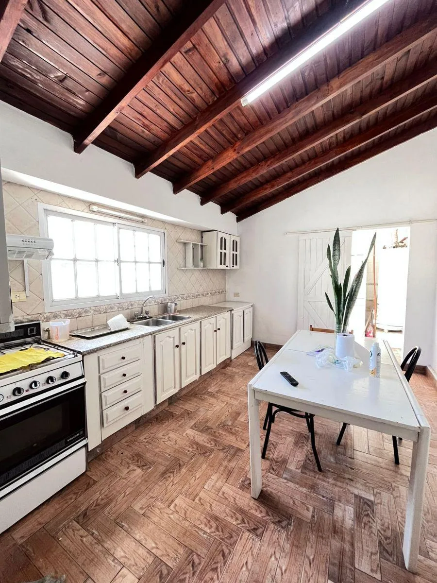 Apartamento de quatro ambientes com terraço e escritório em Lanús