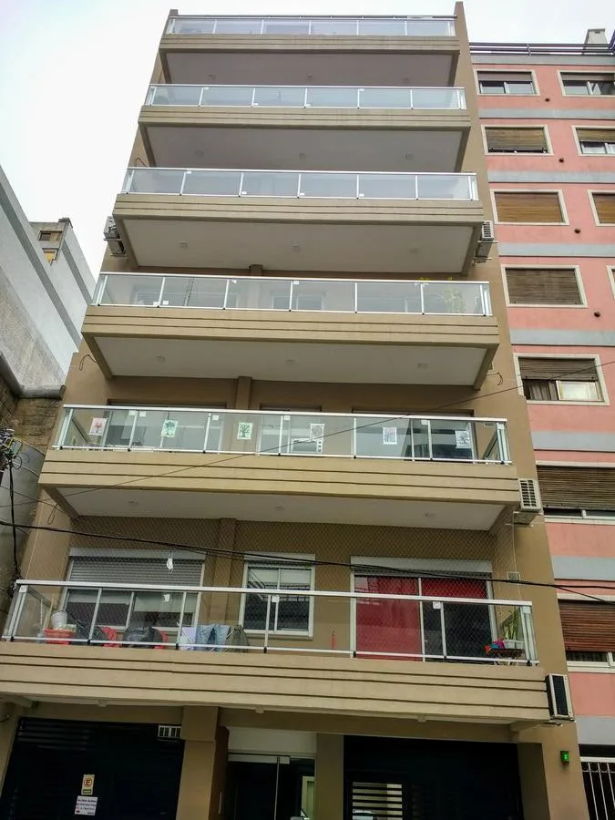 Three-room apartment with front balcony in Vicente López