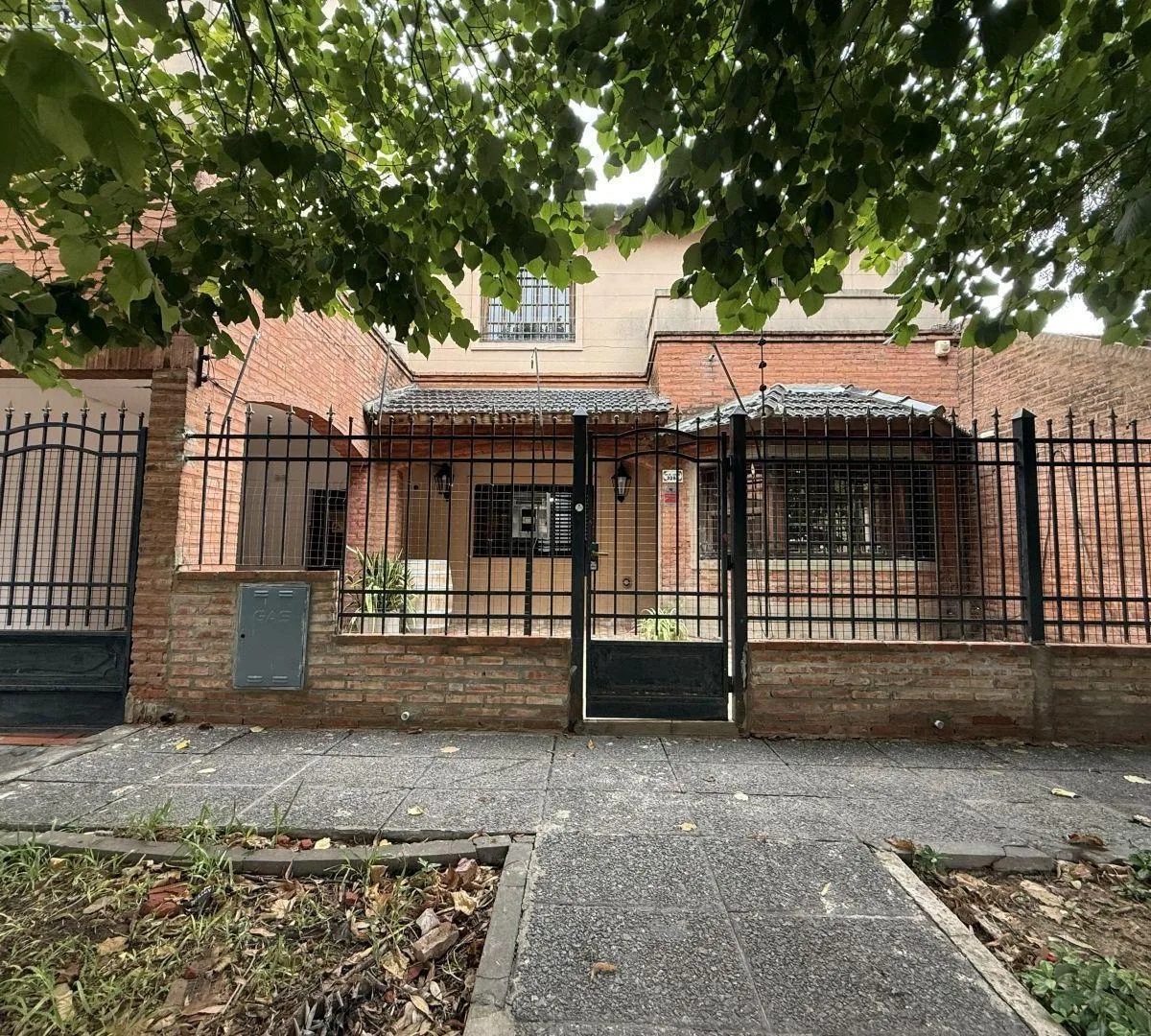 Дом с 4 спальнями в Castelar Sur