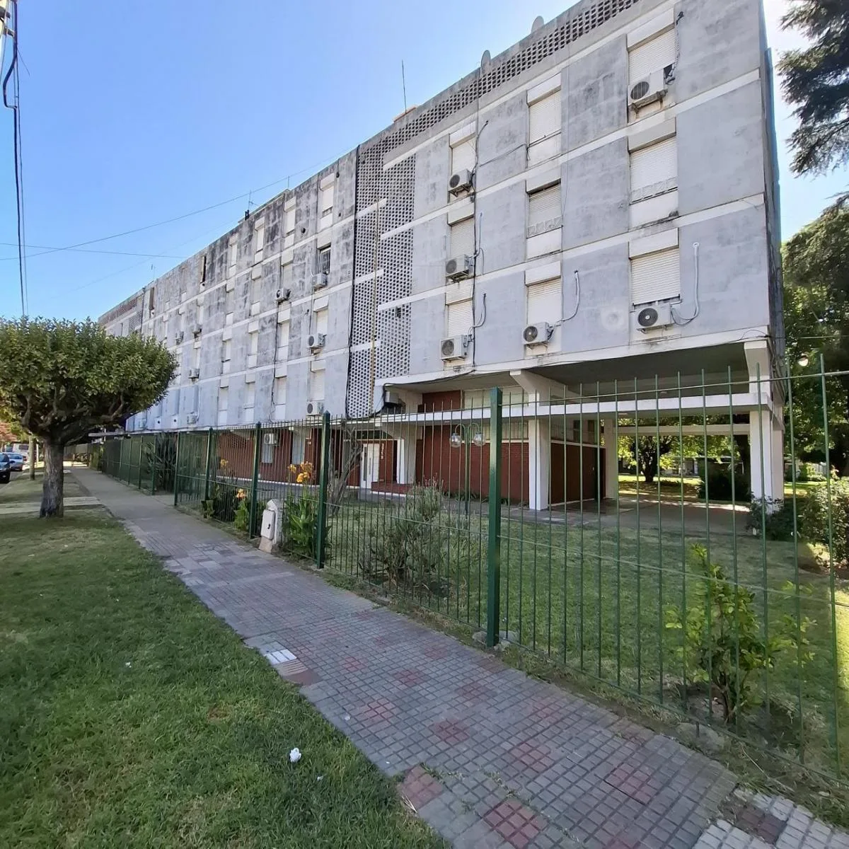 Четырёхкомнатная квартира на 1-м этаже в General San Martín