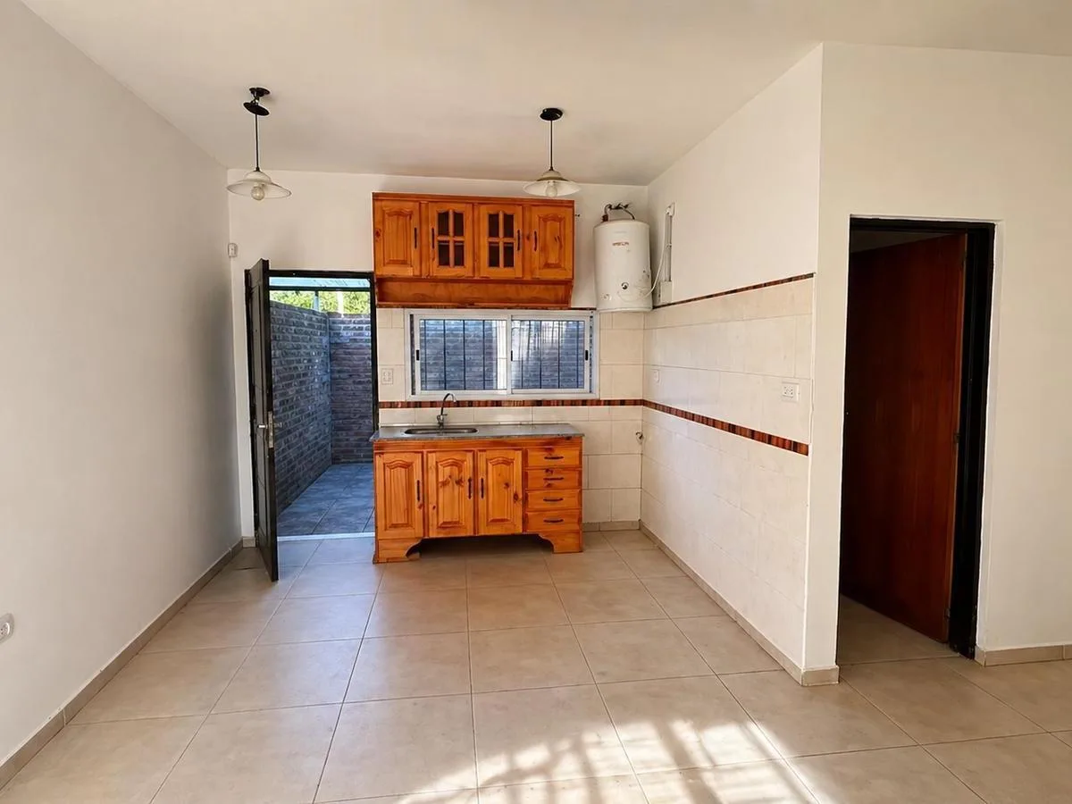 PH de 3 ambientes con patio y cochera en Monte Grande