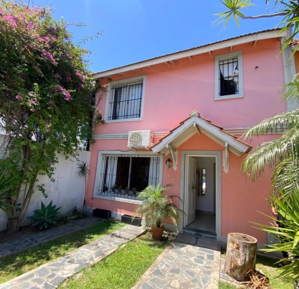 Duplex em condomínio para alugar em Beccar