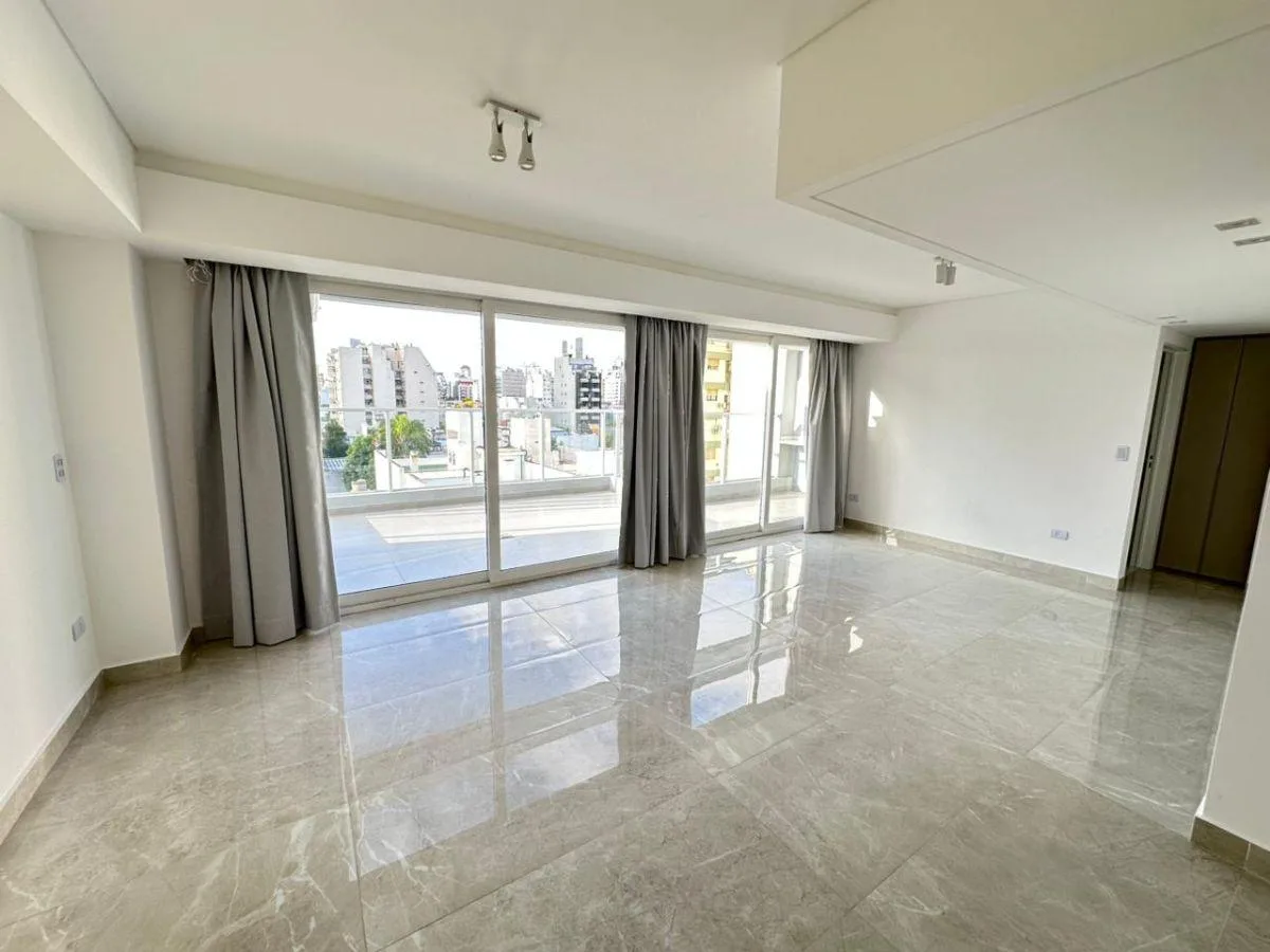 Kitnet dividível novo em Palermo com varanda-terraço e churrasqueira