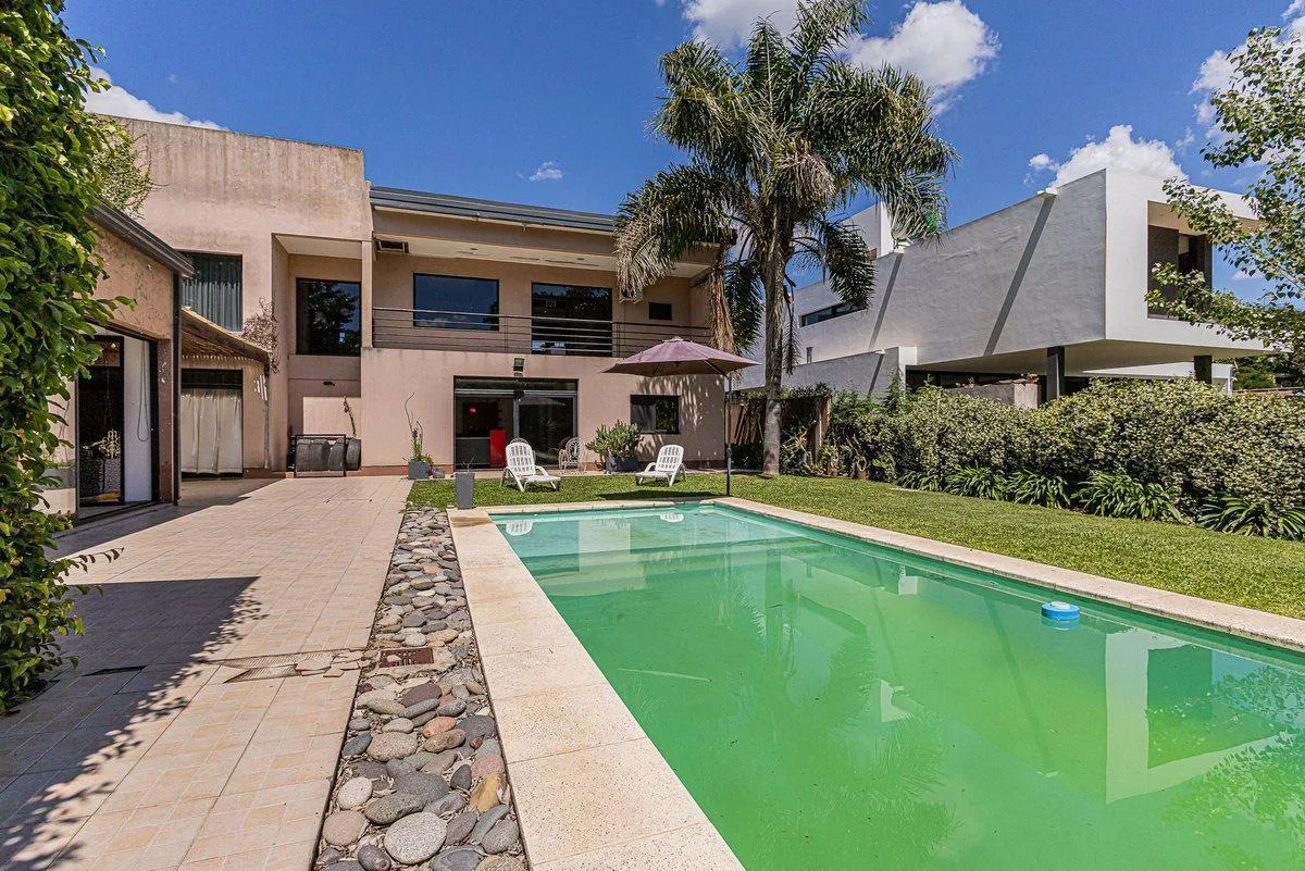 Casa para alugar com 4 quartos em Villa Elisa