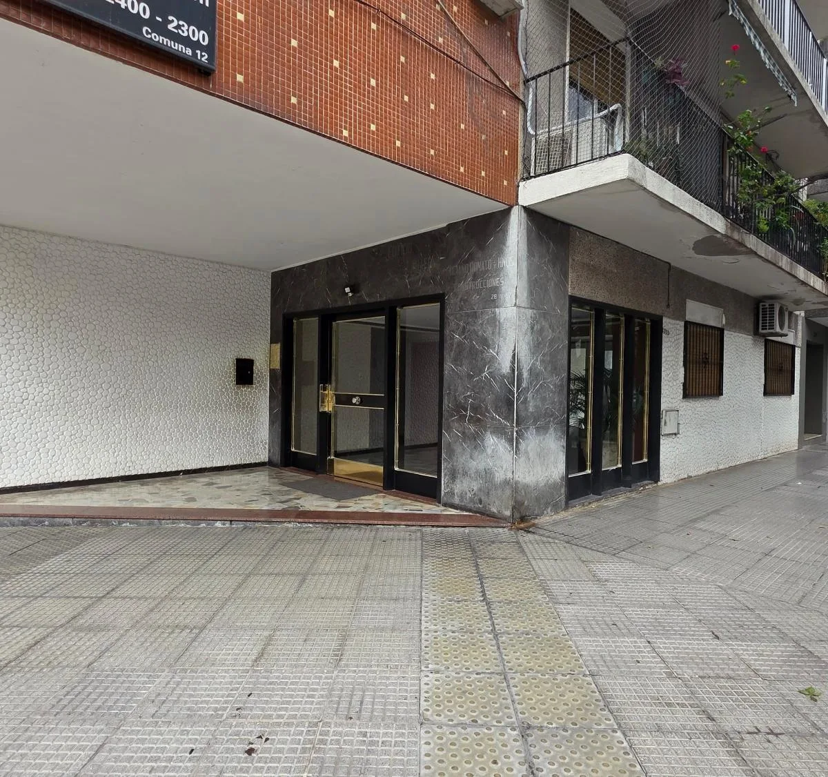Front-facing 3-room apartment