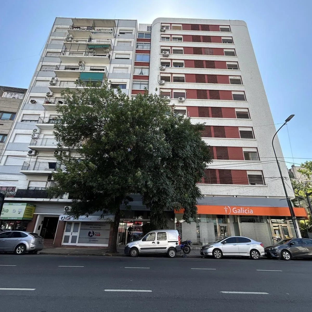 Трёхкомнатная квартира с балконом в Martínez