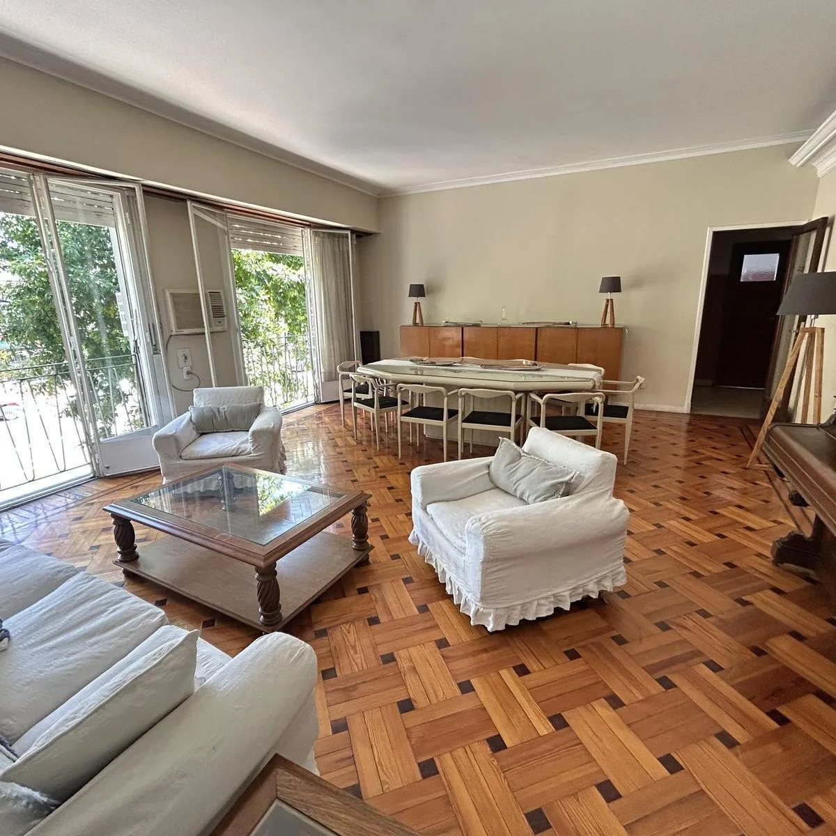 Дом с 4 спальнями, бассейном и террасой в Beccar