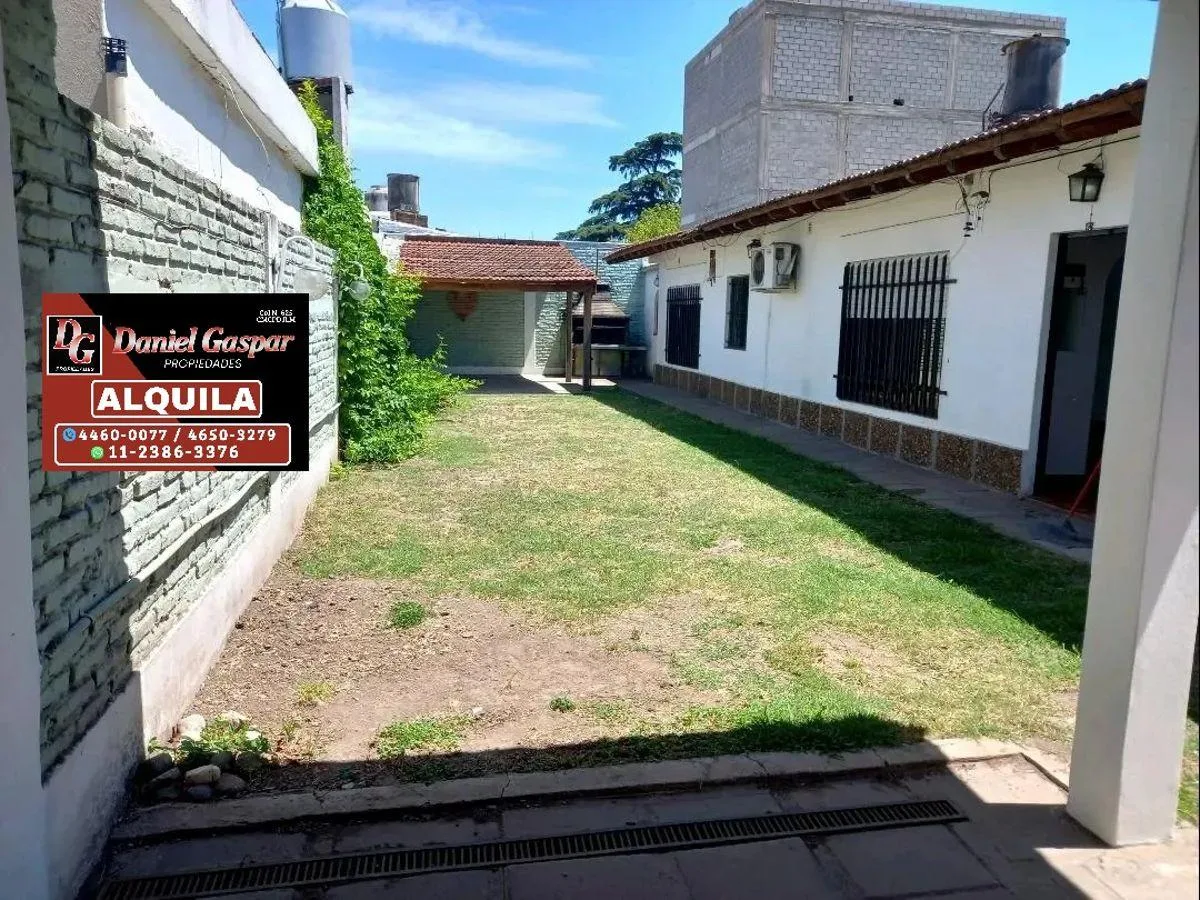Casa de 5 ambientes com 250 m² totais em Ituzaingó
