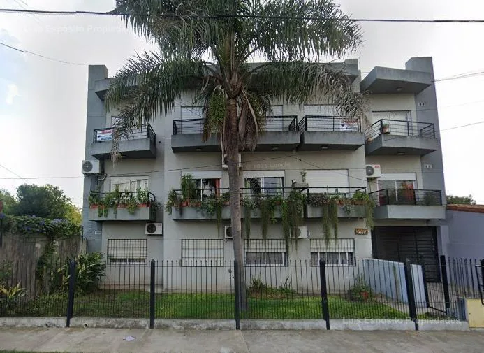 Departamento de 2 ambientes con cochera en Moreno