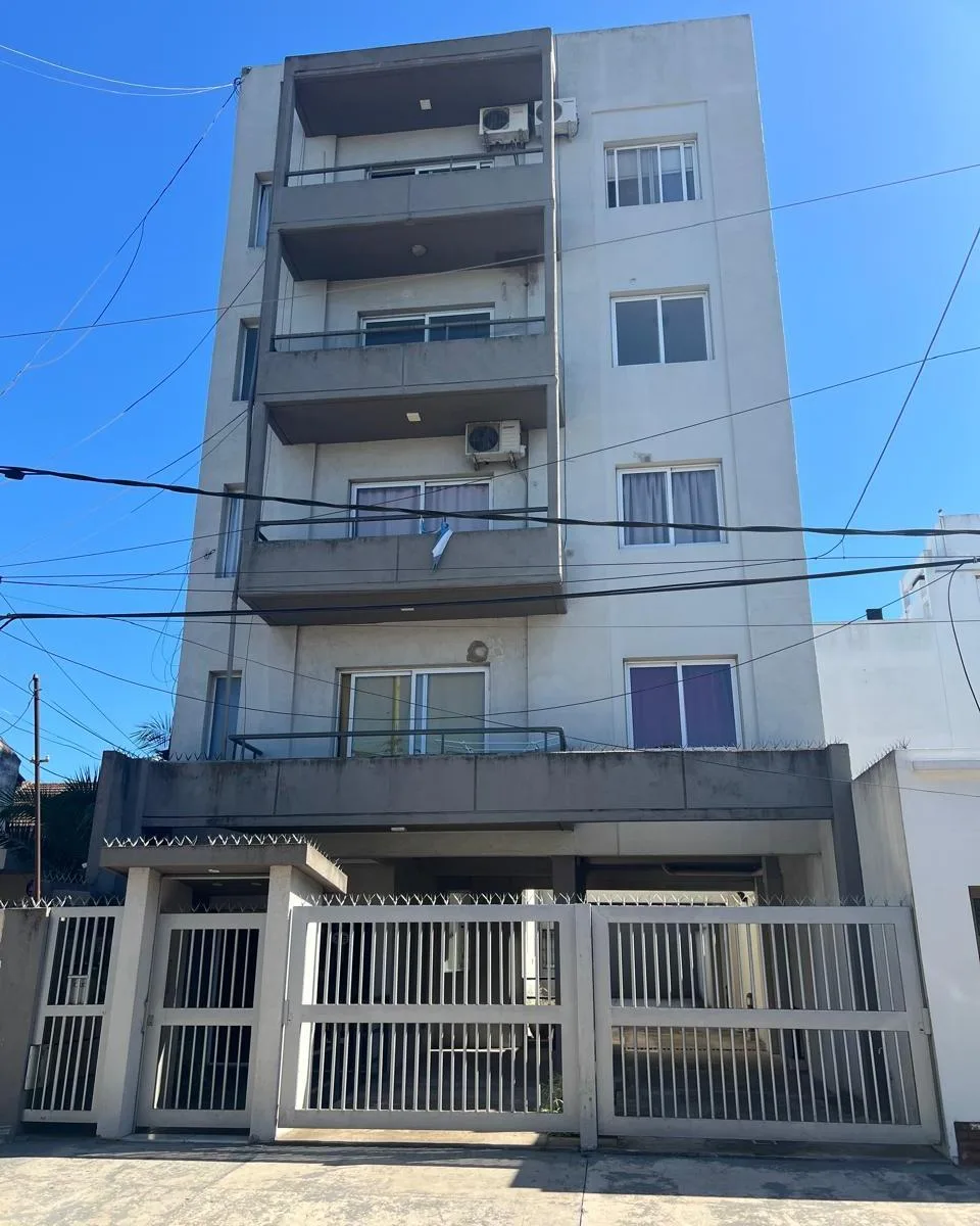 Two-room apartment with parking in Merlo Sur
