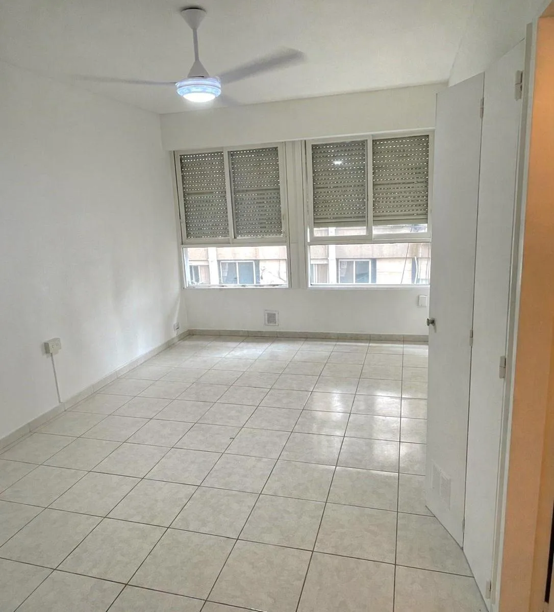 Квартира-студия в Monserrat, окна во двор, рядом с Plaza del Congreso