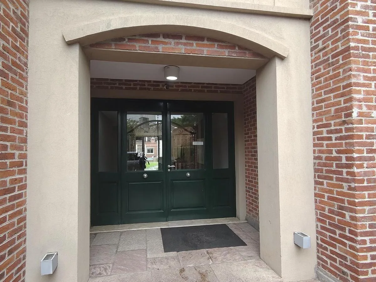 Ground-floor apartment in Almirante Brown for living or professional use