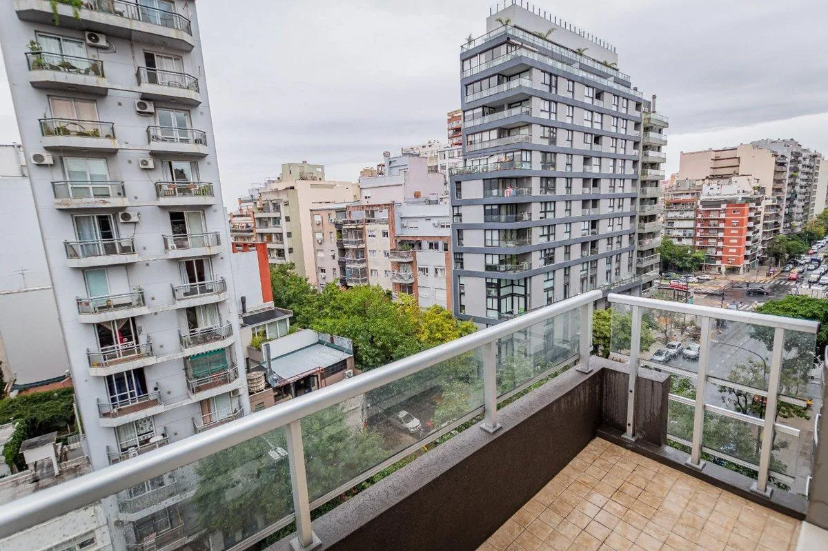 Monoambiente divisible con balcón en Villa Urquiza