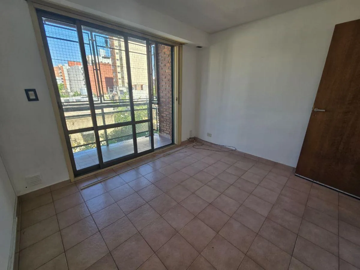 Departamento de 2 ambientes con balcón en Morón