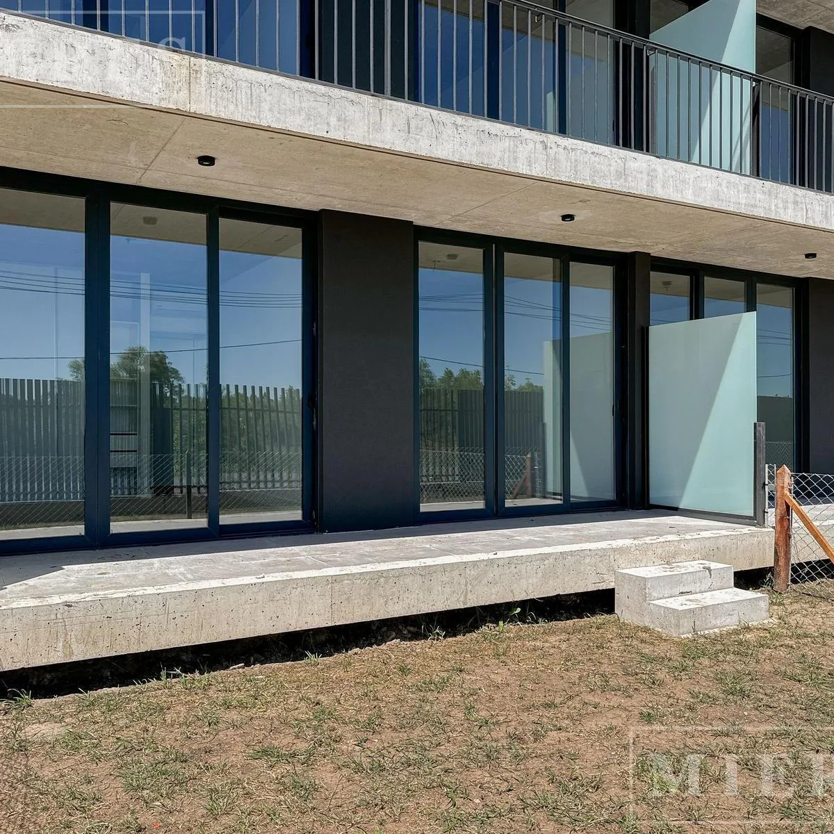Departamento de 2 ambientes en planta baja con jardín en Tigre