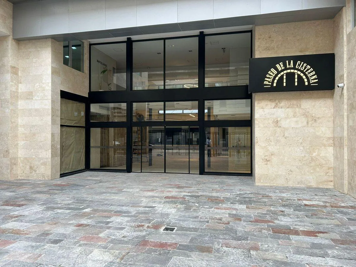 Меблированная квартира-студия в Monserrat на срок от 6 месяцев