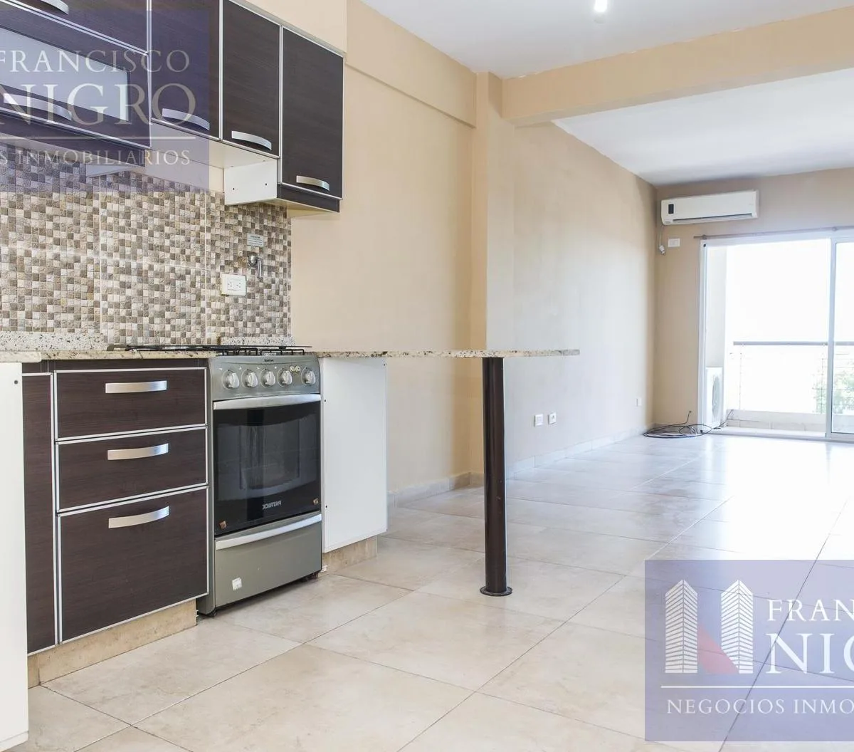 Квартира-студия в аренду в Flores