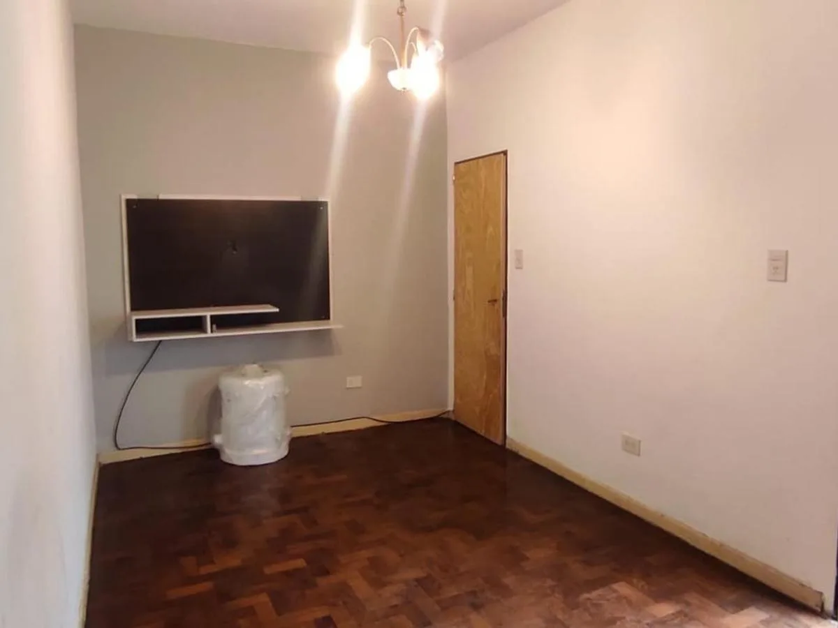 Ground-floor PH two-room unit with enclosed patio in Buenos Aires