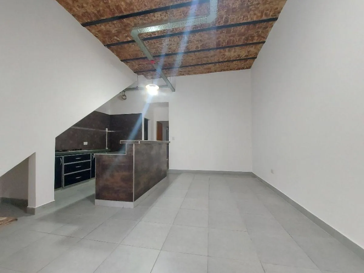 Casa em PH de 2 ambientes de frente em Lanús