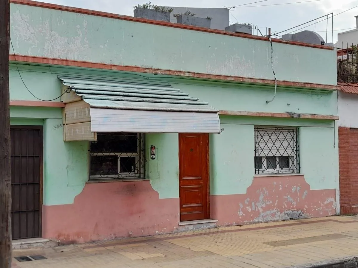 PH-квартира с двумя спальнями и двумя внутренними двориками в Avellaneda