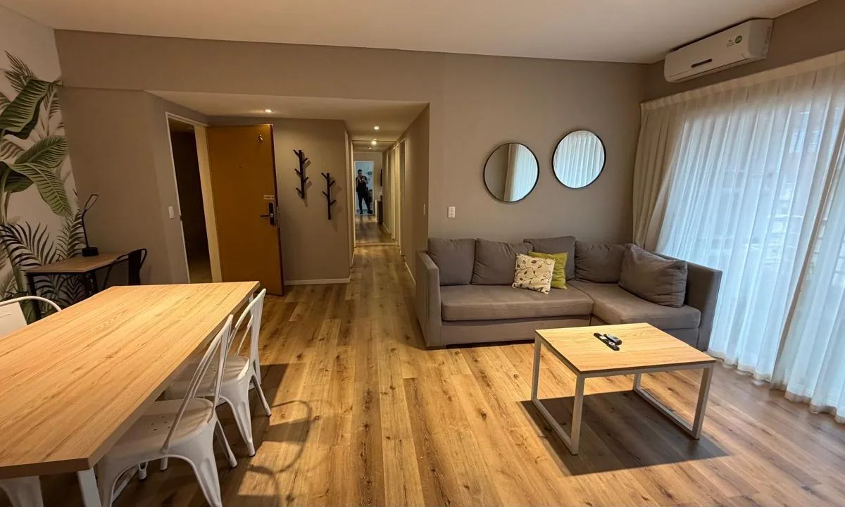 Departamento amoblado de 3 ambientes con cochera en Puerto Madero