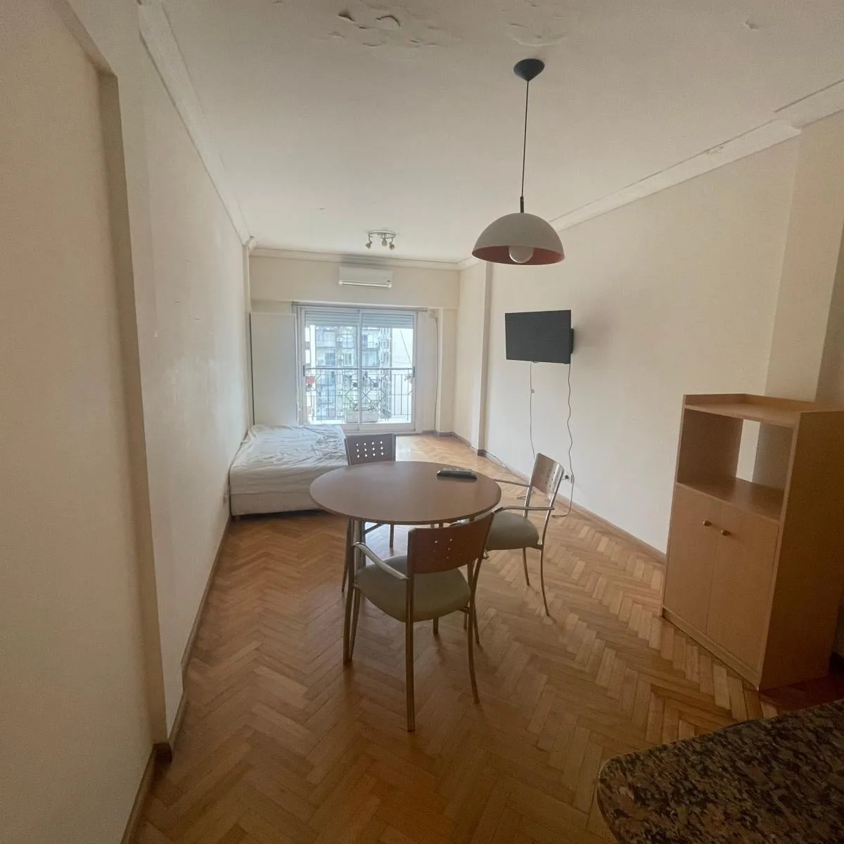 Kitnet mobiliada com varanda em Retiro