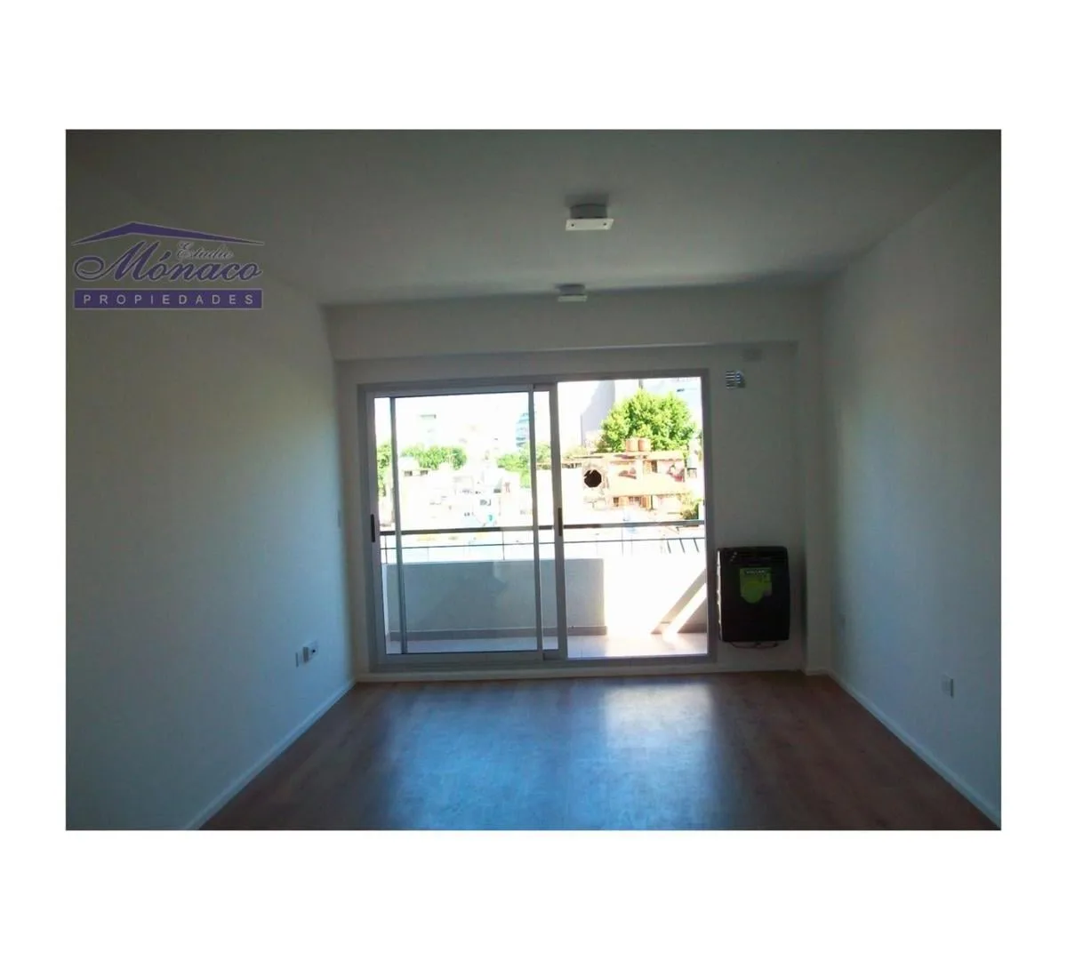 Квартира с 1 спальней и балконом на улице в Saavedra с (закреплённым) парковочным местом