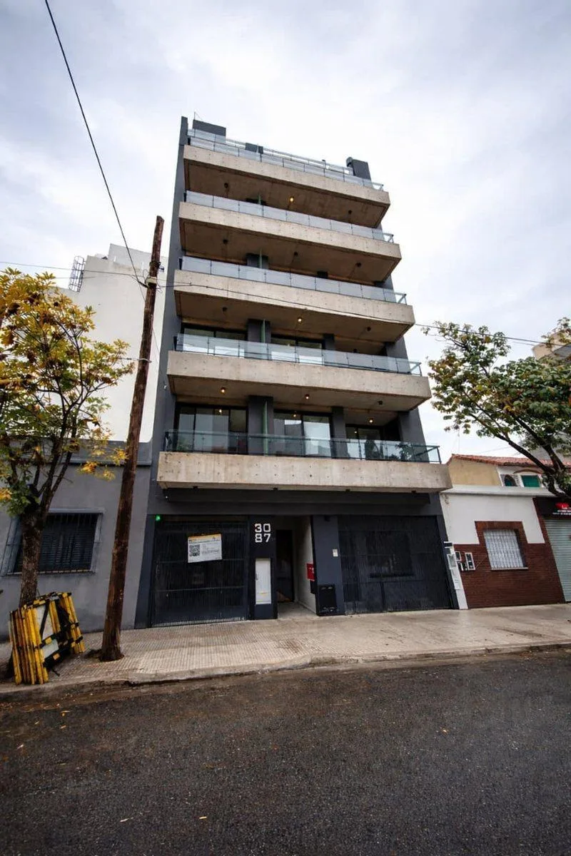 Квартира-студия с балконом и бассейном в Saavedra