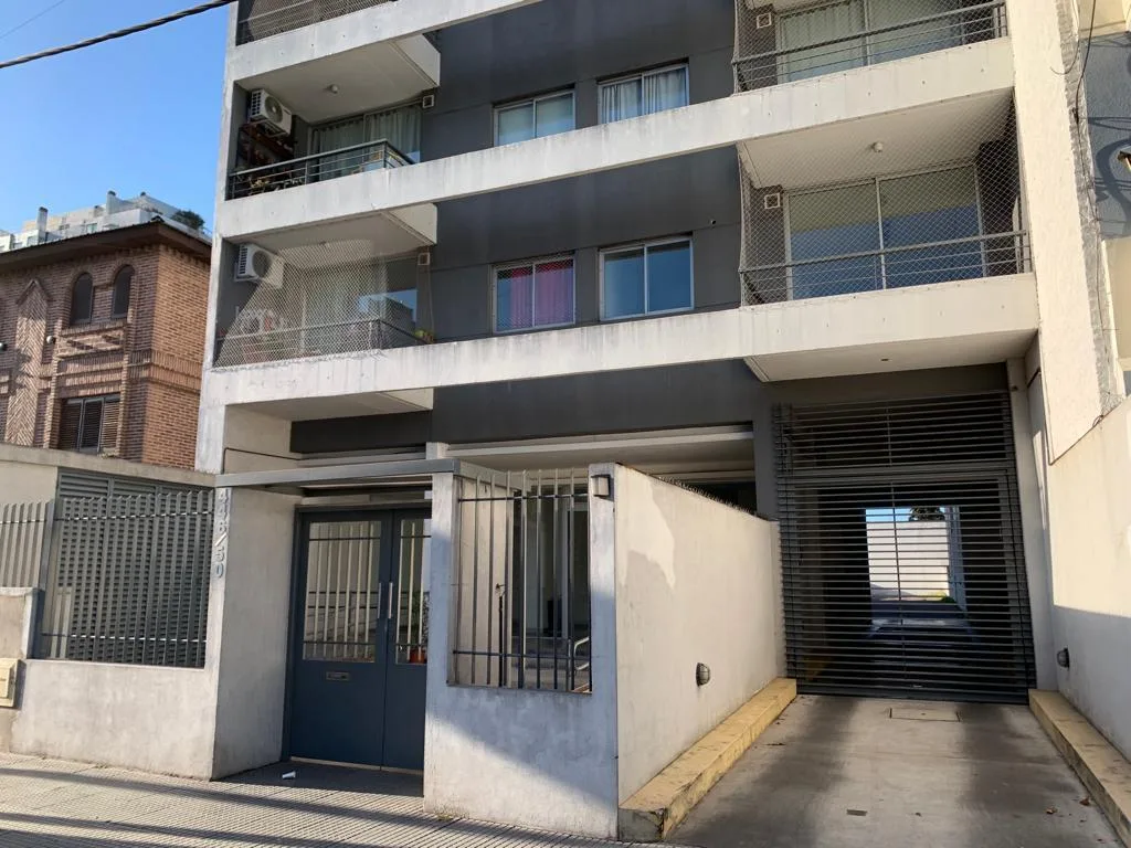 Departamento de 3 ambientes con cochera en Ramos Mejía Norte
