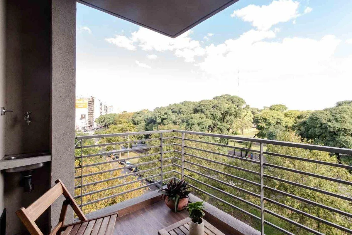 Departamento de 2 ambientes con balcón y parrilla en Chacarita