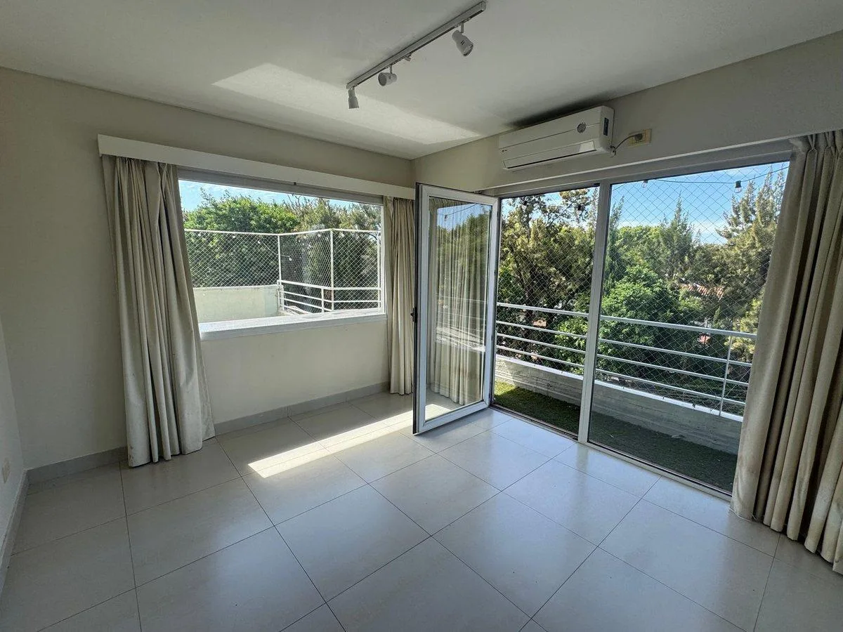 Квартира с 1 спальней, террасами и (закреплённым) парковочным местом в Beccar