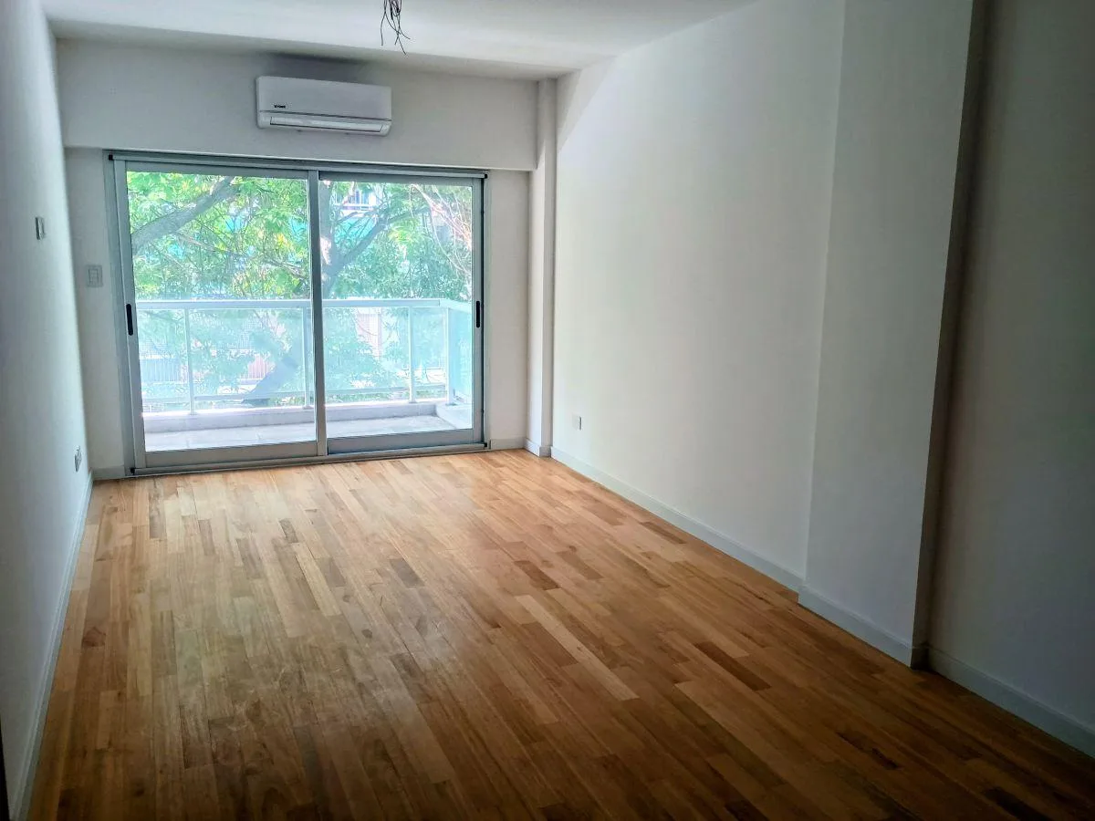 Apartamento de 4 ambientes com varanda em Buenos Aires