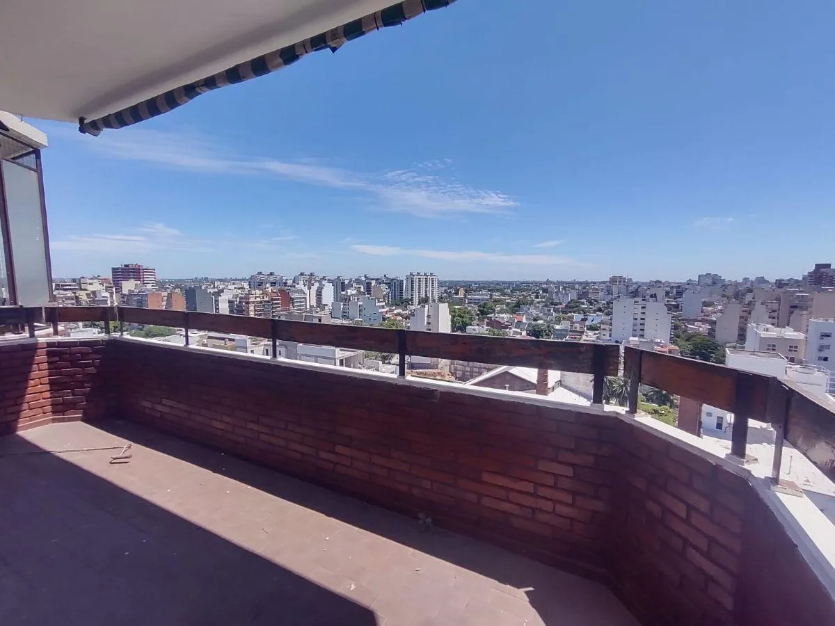 Departamento de 2 ambientes con balcón y cochera en Parque Chacabuco