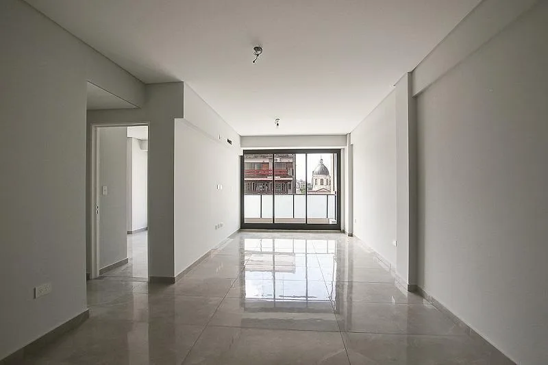 Departamento de 2 ambientes a estrenar al frente con balcón en Flores