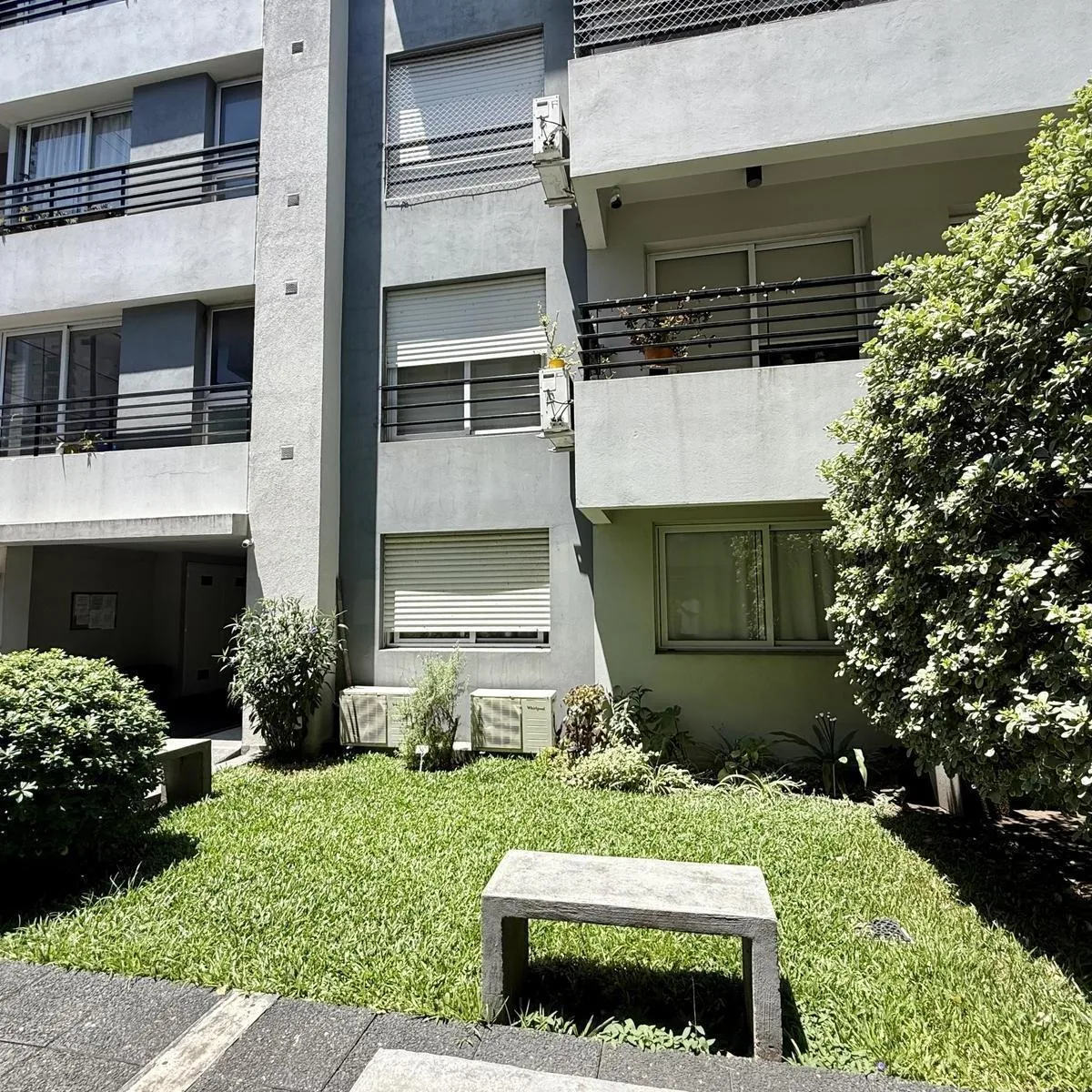 Departamento de 2 ambientes en Banfield con SUM