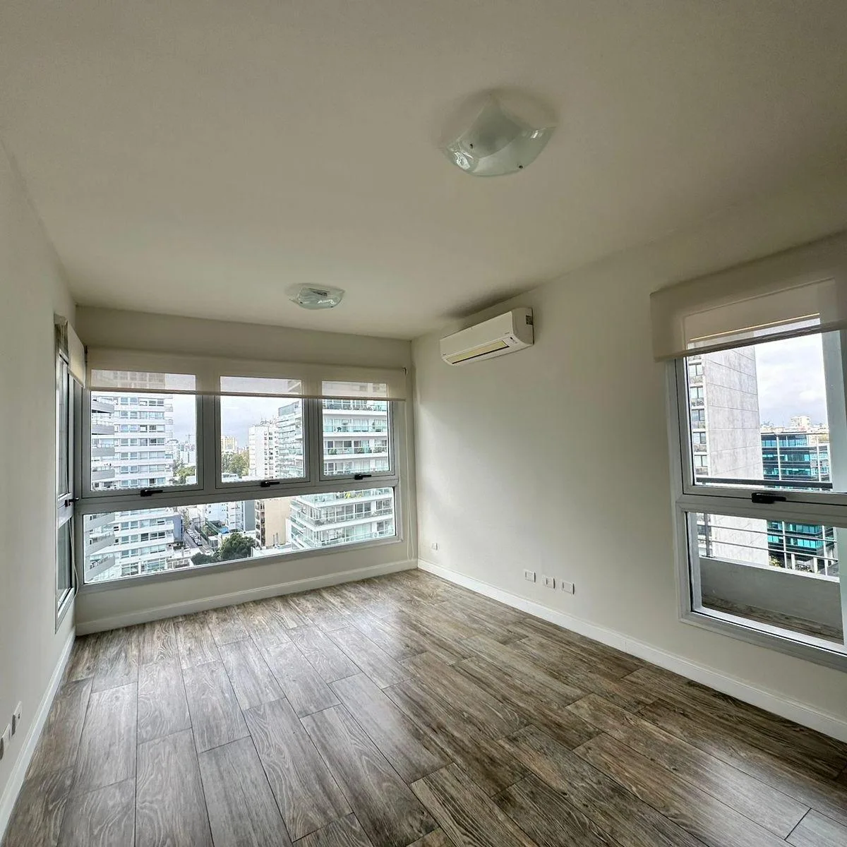 Two-room apartment with parking in Olivos