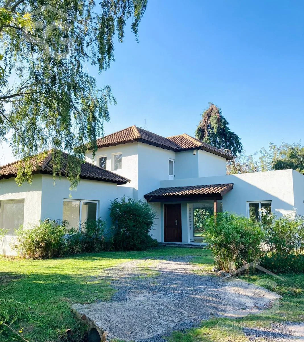 Casa com 3 quartos em Altos del Sol, Ituzaingó