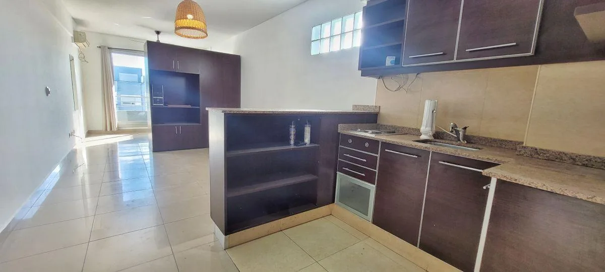 Monoambiente en 6to piso al contrafrente en Villa Ortúzar
