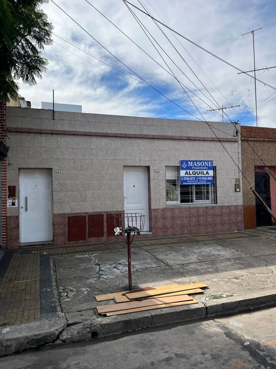 PH de 2 ambientes e meio com 1 dormitório em Lanús