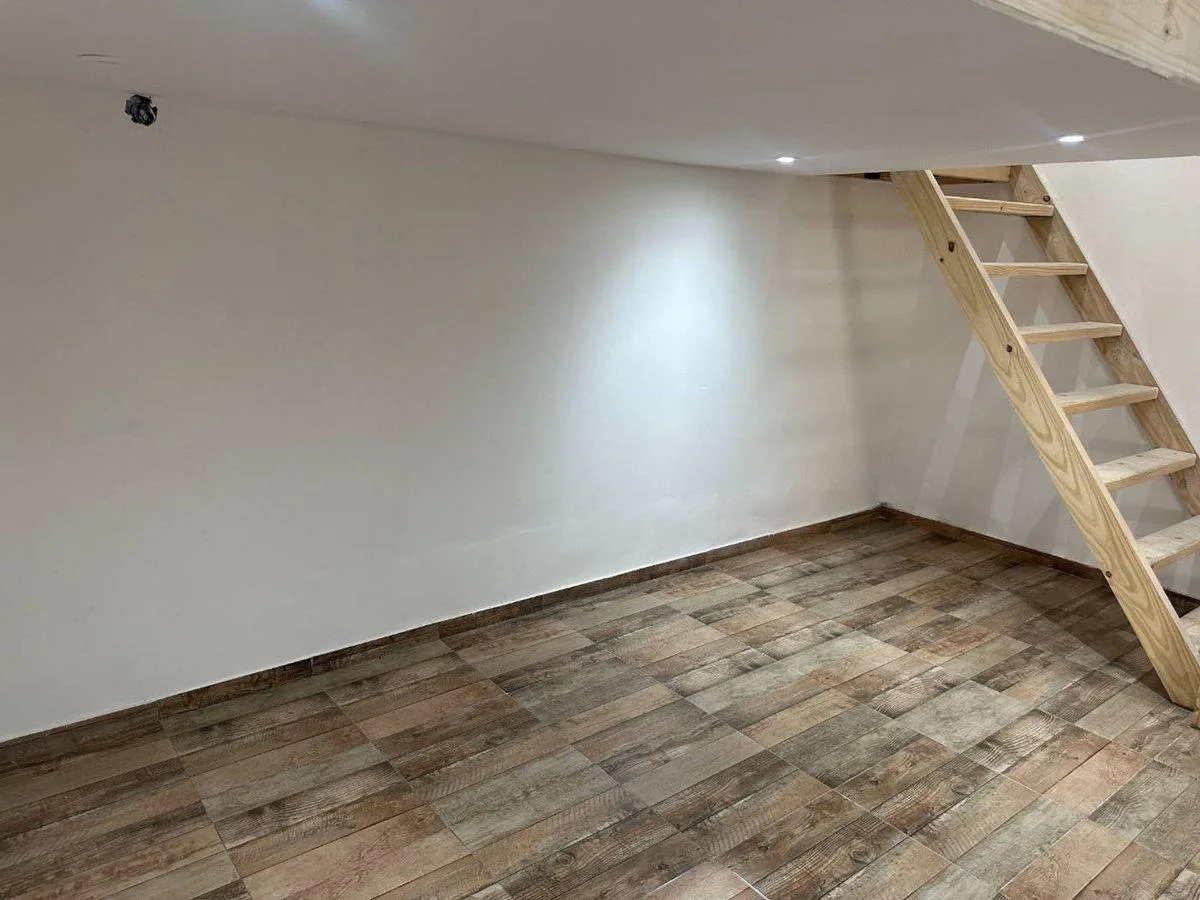 PH monoambiente con patio refaccionado en Parque Patricios