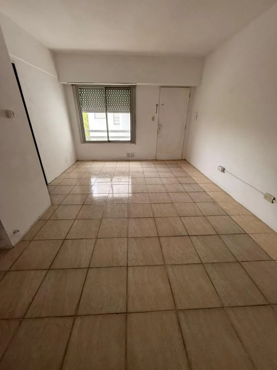 Departamento de 2 ambientes con balcón en Monte Grande