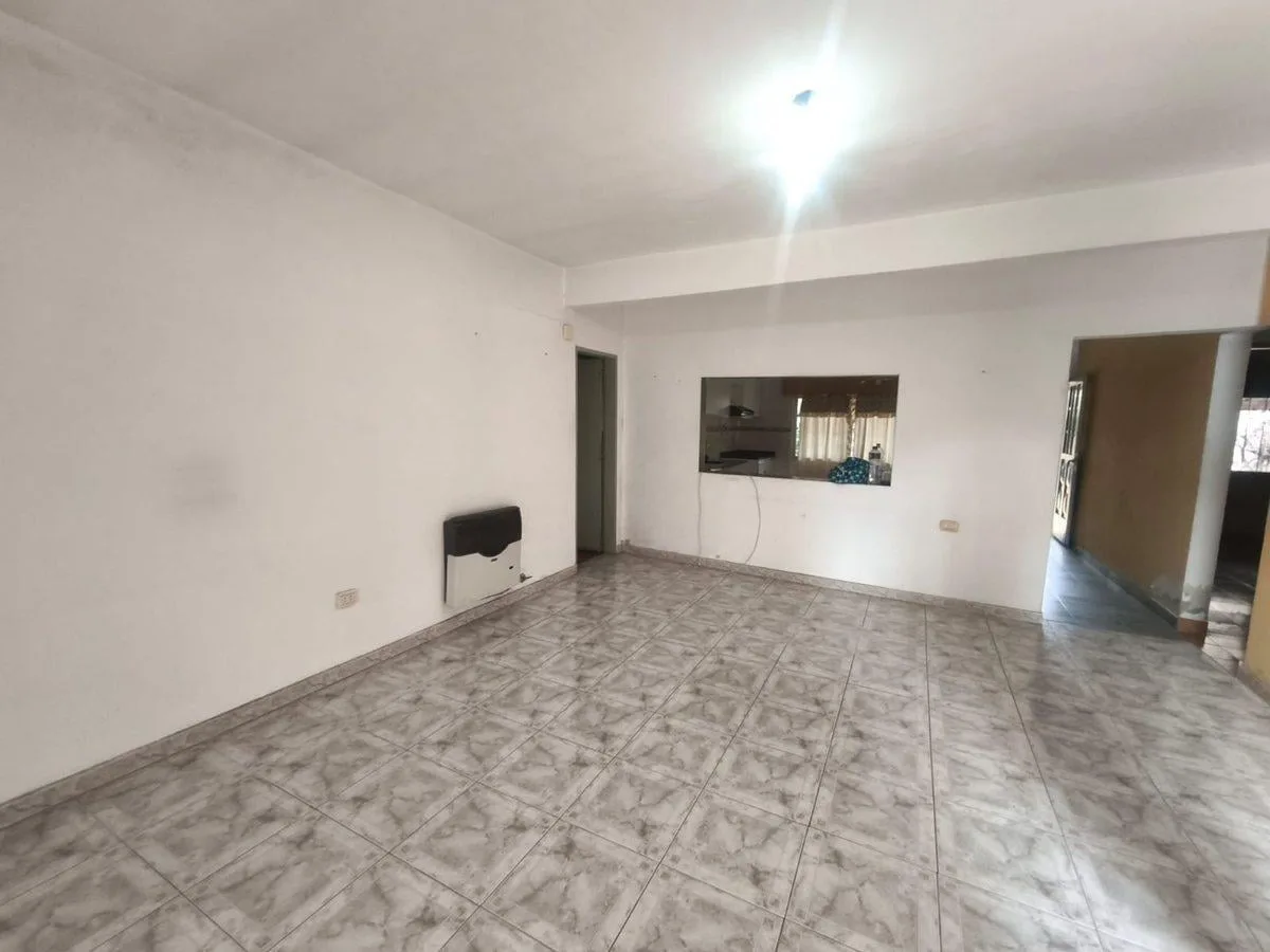 Casa de 3 ambientes com 2 dormitórios em Hurlingham