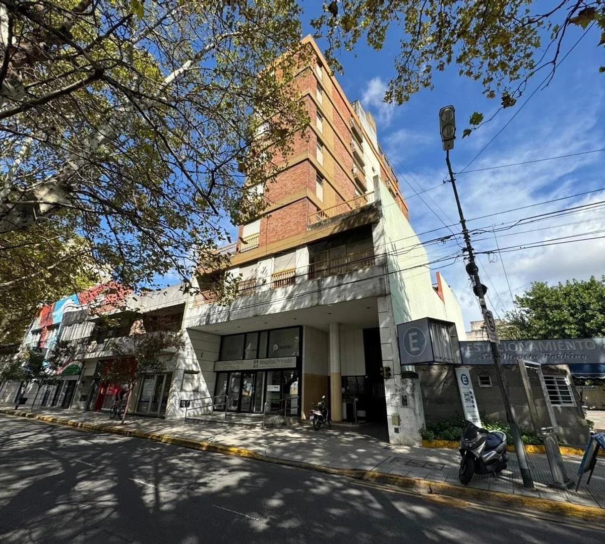 Three-room half-floor apartment with balcony in General San Martín