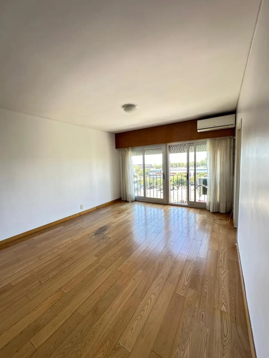 Квартира с 4 спальнями в Vicente López