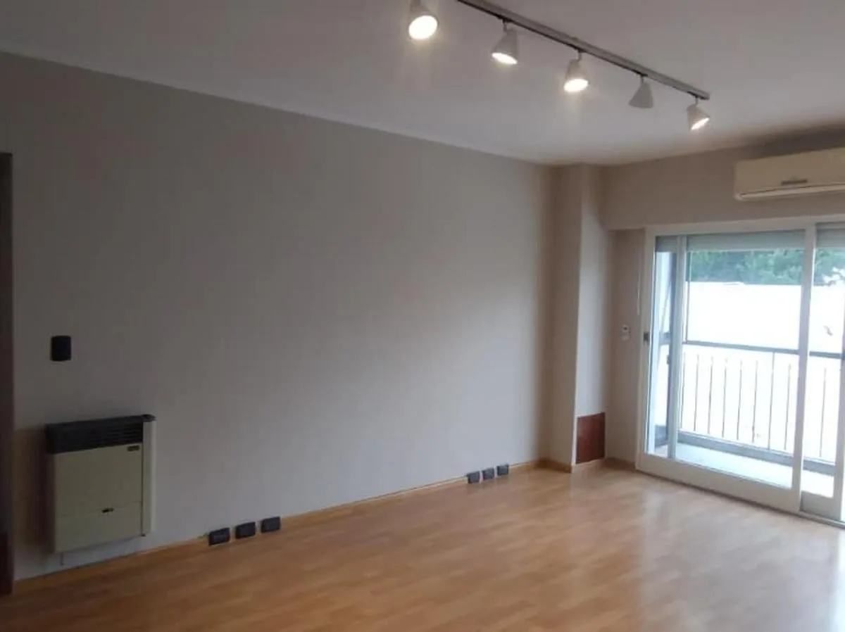 Квартира с 2 спальнями и балконом во Villa Devoto