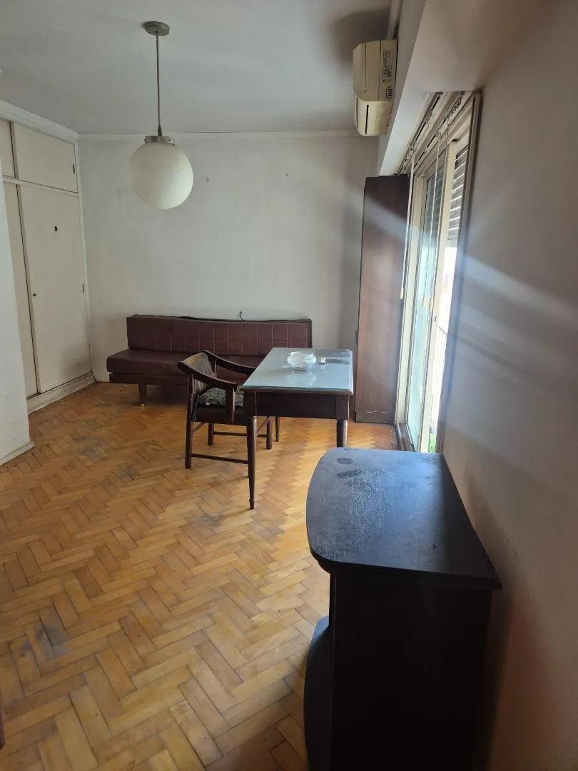 Квартира-студия в Recoleta с балконом и отдельной кухней